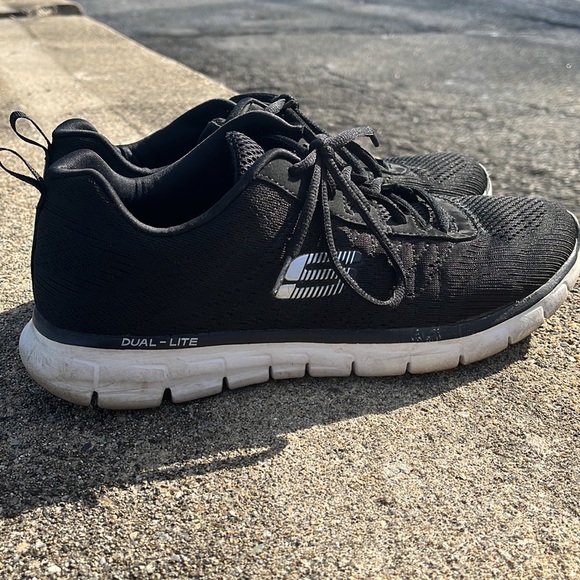 Skechers Shoes | Skechers Memory Foam Lite-Weight Sneakers Mens 9 Womens 10 | Color: Black/White | Size: 10 | Noostephdle's Closet